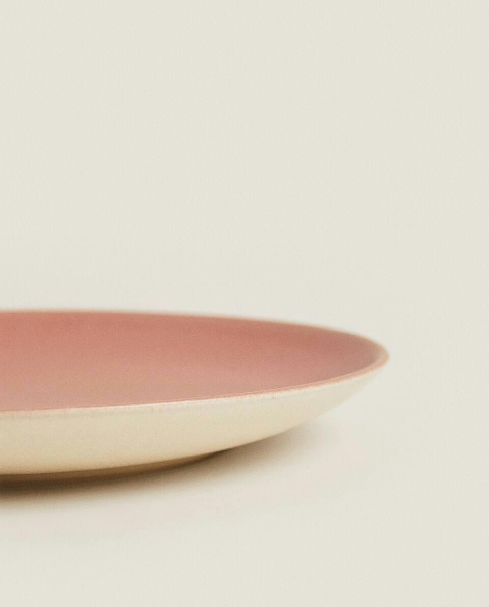 COLOURED STONEWARE TABLEWARE