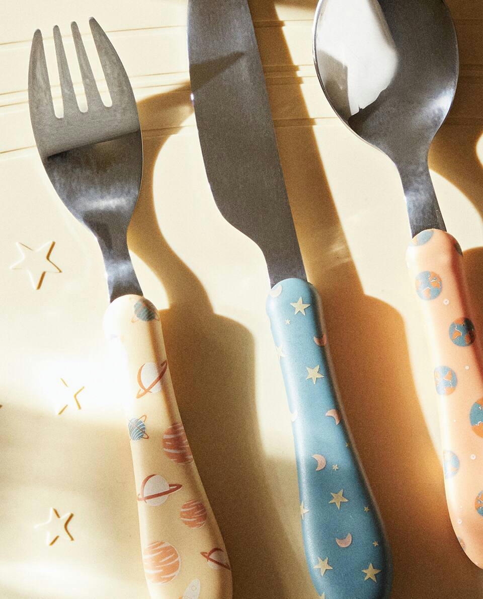 SET OF PLANET CUTLERY