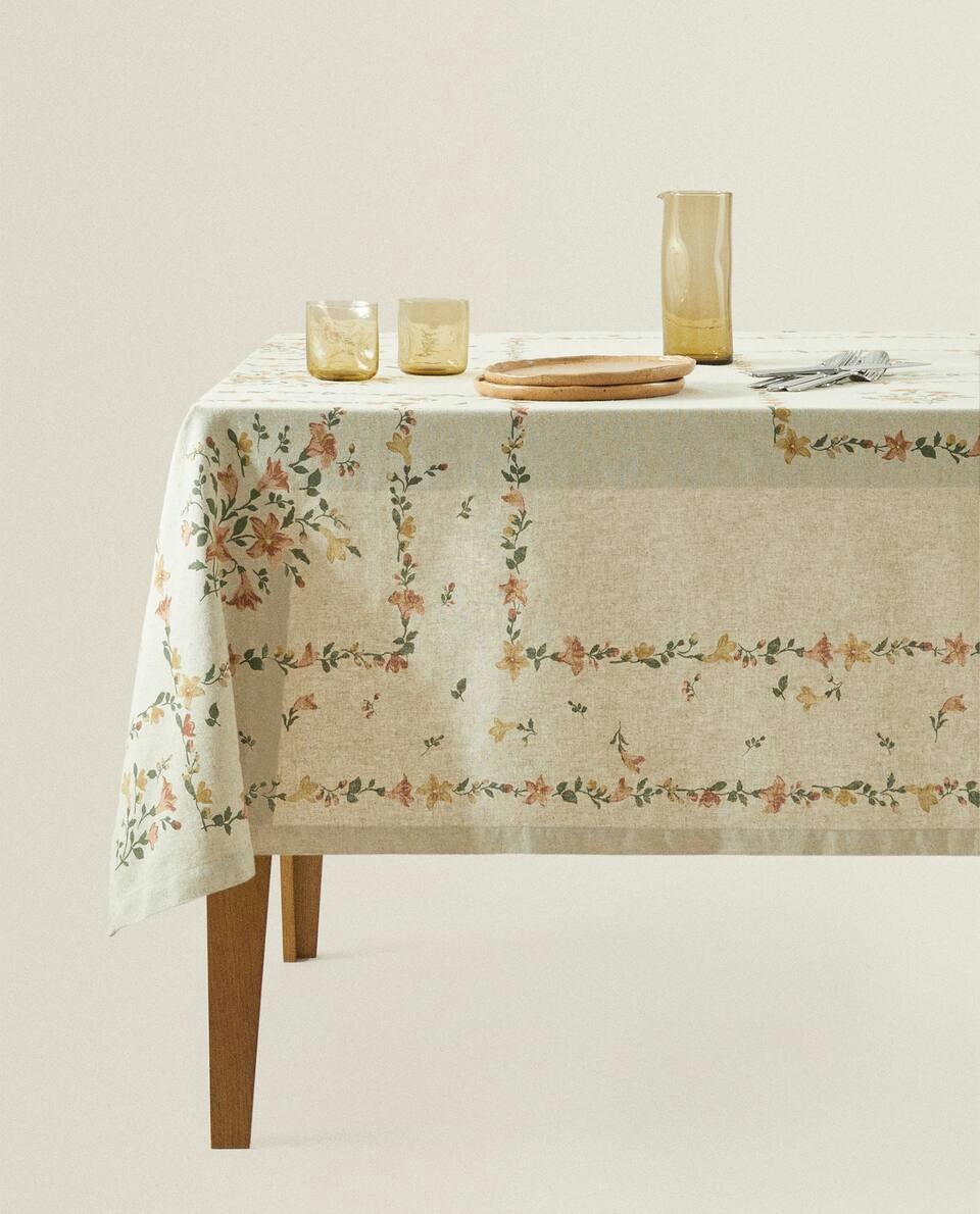 FLORAL PRINT TABLECLOTH