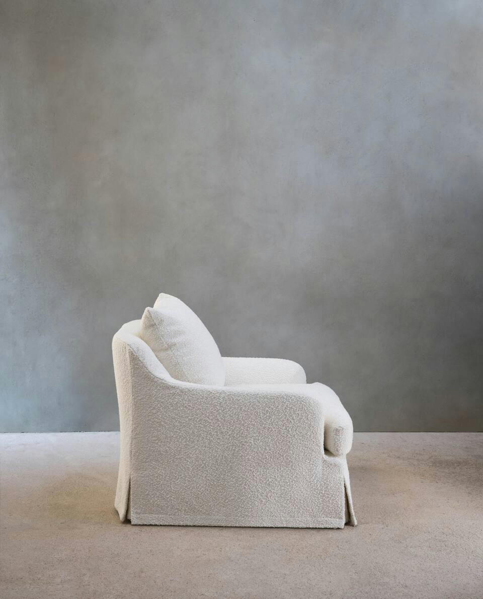 ARMCHAIR 01