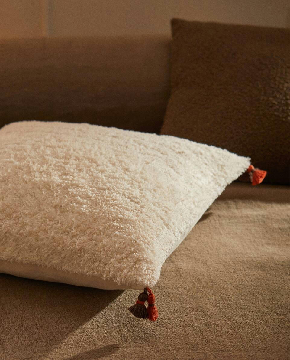 TASSEL CUSHION COVER
