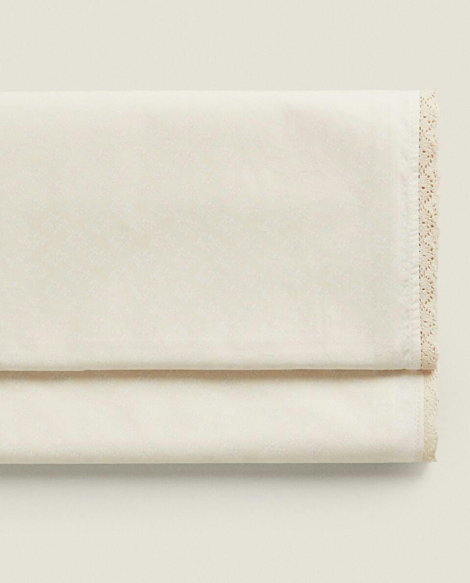 CHILDREN’S FLORAL FLAT SHEET WITH LACE TRIM
