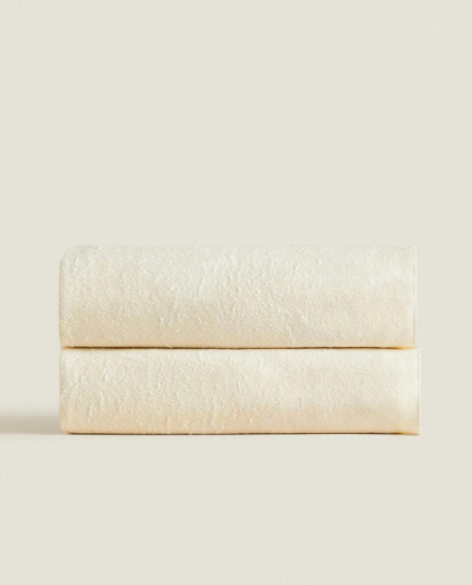 FLORAL JACQUARD BLANKET