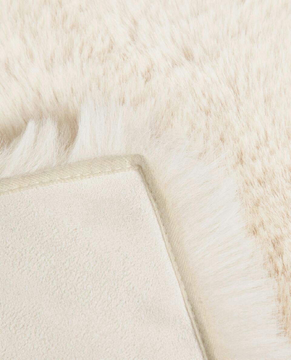 PLAIN FAUX FUR RUG