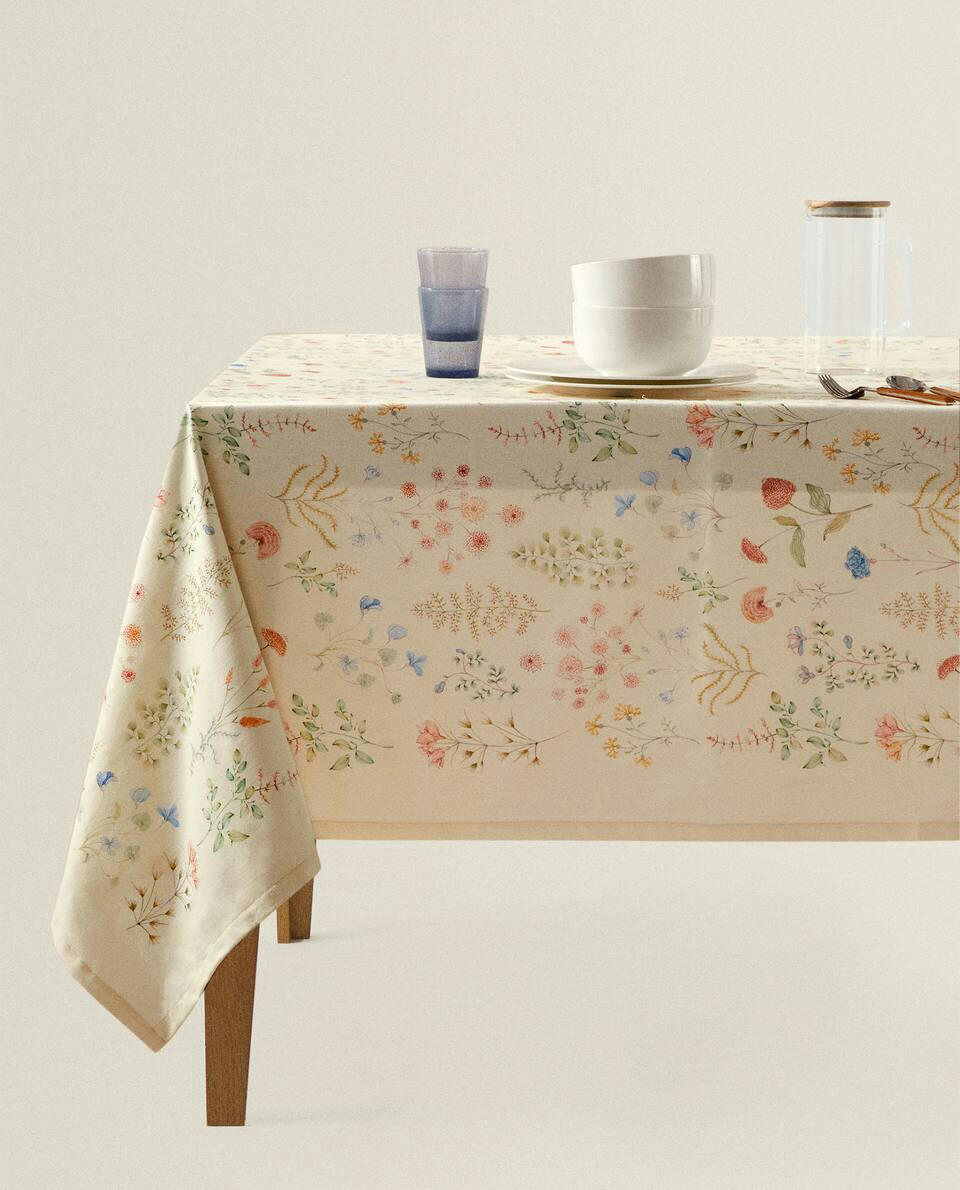 FLORAL PRINT TABLECLOTH