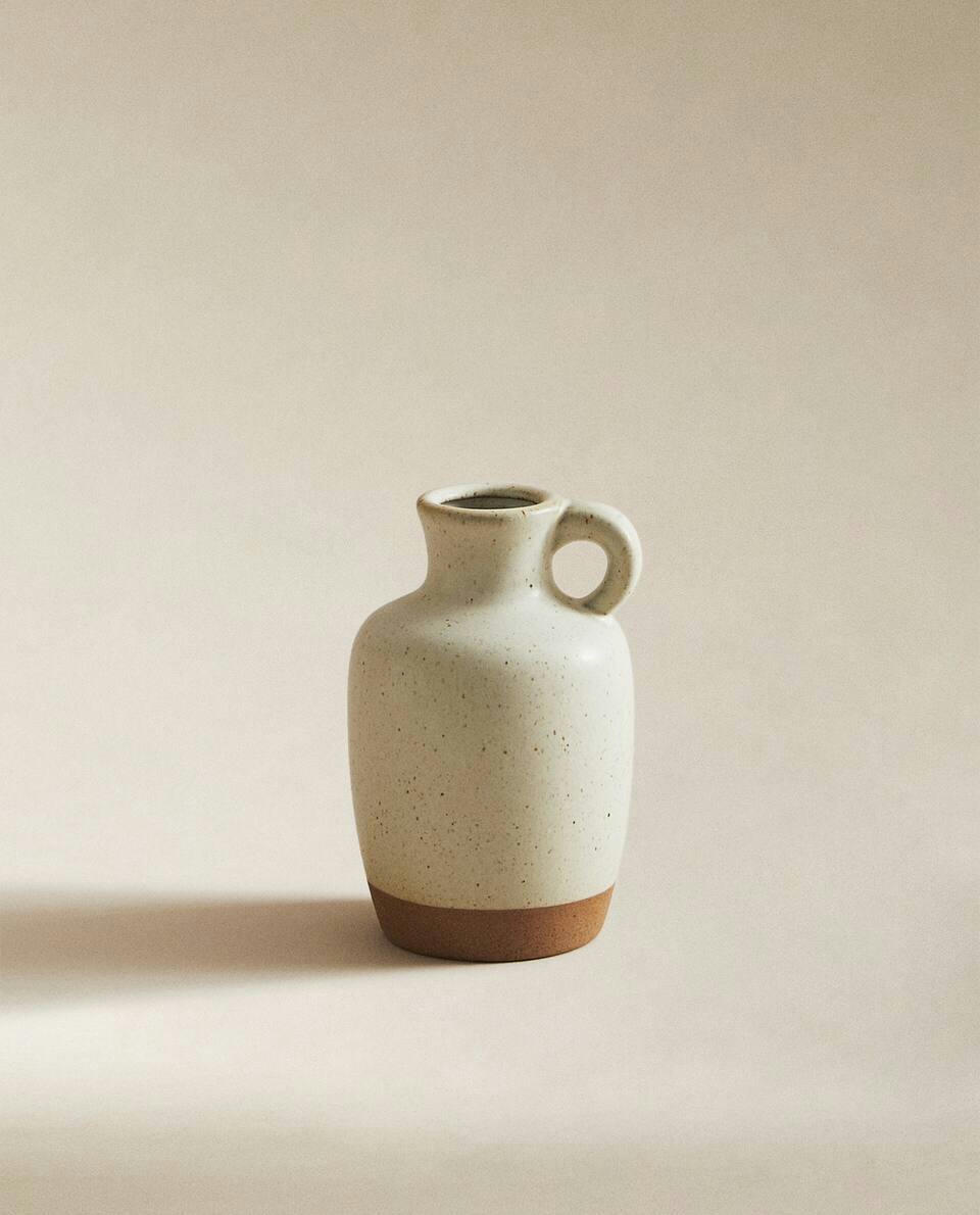 VASE WITH RAISED DESIGN