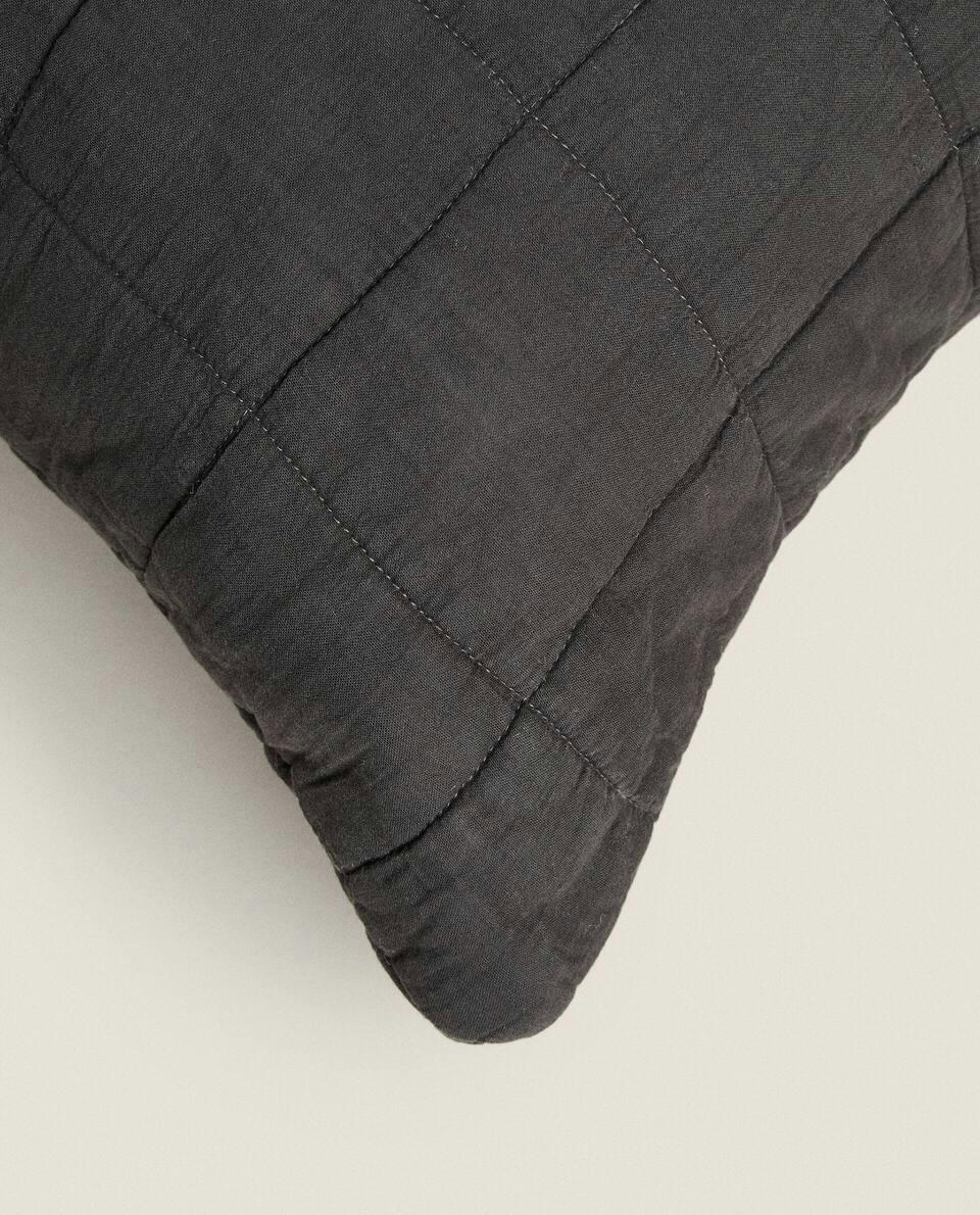 XXL QUILTED CUSHION COVER