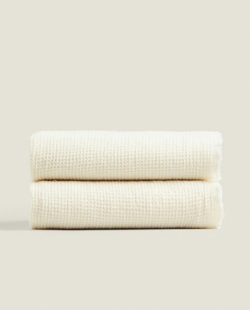 WAFFLE-KNIT WOOL BLANKET