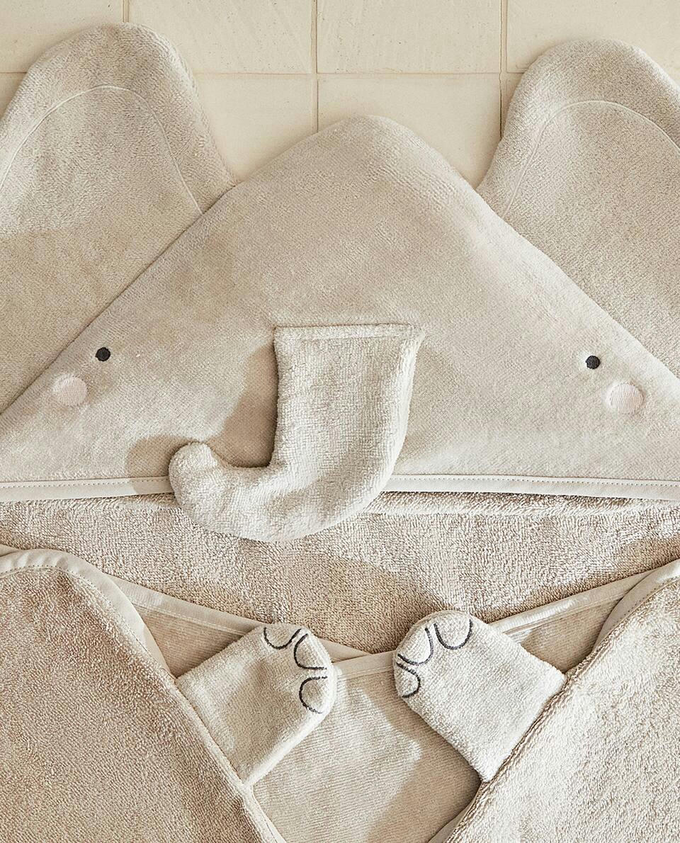 ELEPHANT VELOUR HOODED TOWEL