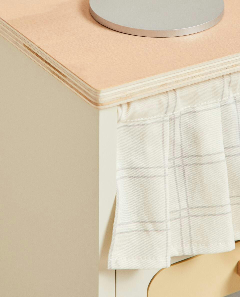 CHILDREN'S WOODEN PLAY KITCHEN