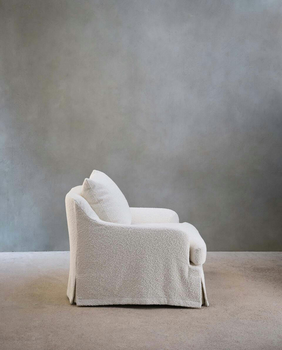 ARMCHAIR 01