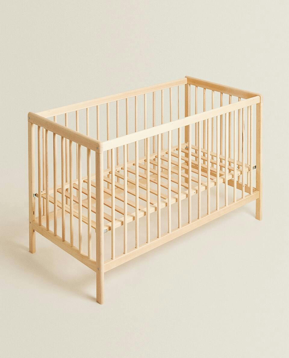 CLASSIC WOODEN COT