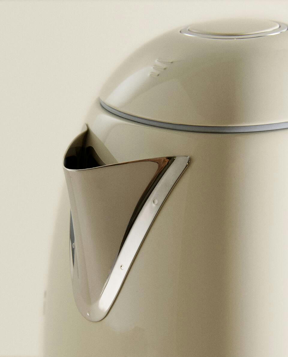 SMEG KETTLE