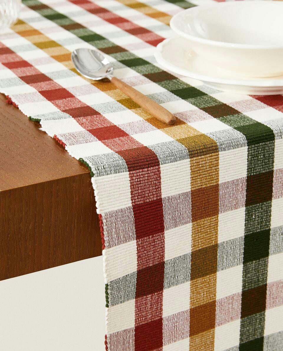 COTTON NEEDLECORD TABLE RUNNER