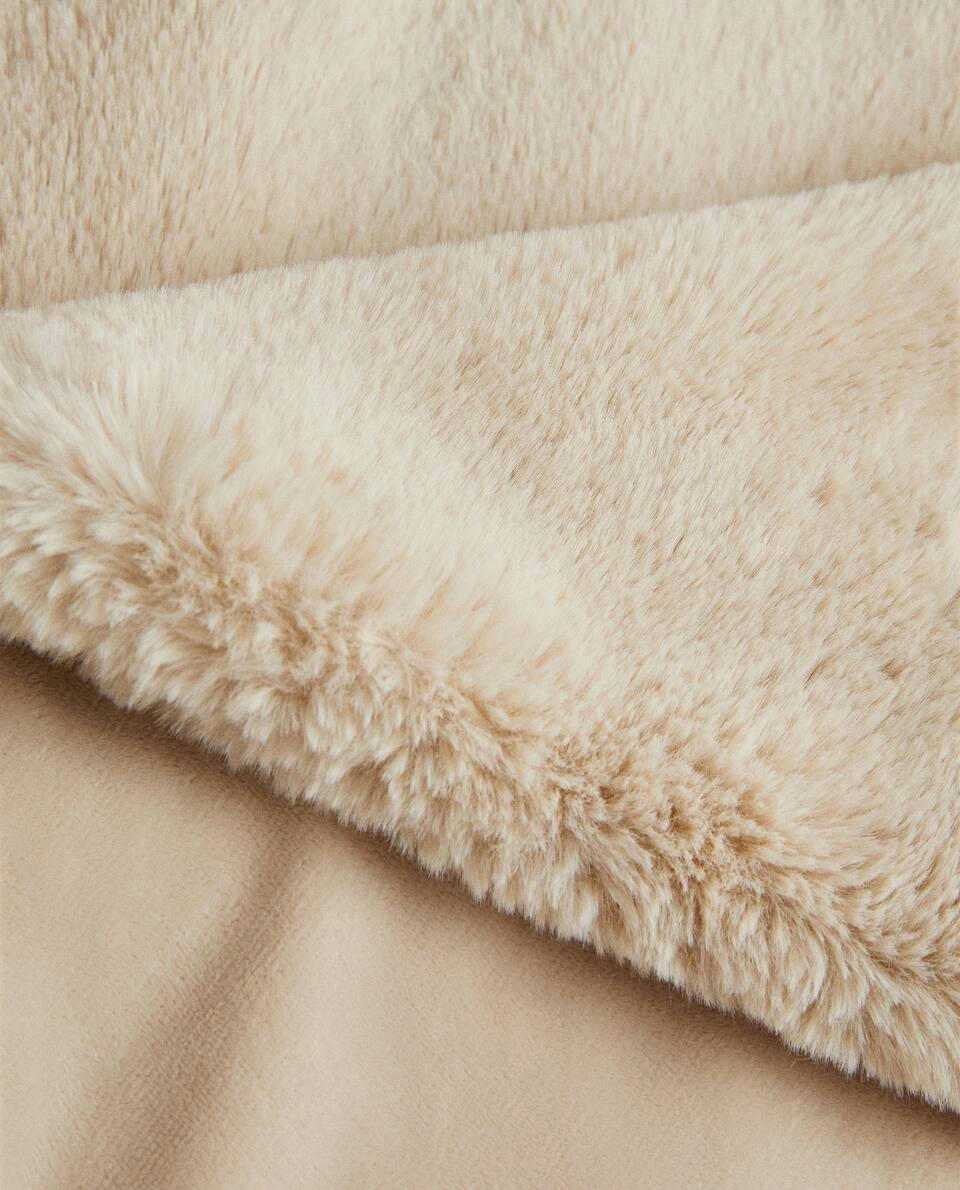 FUR BLANKET