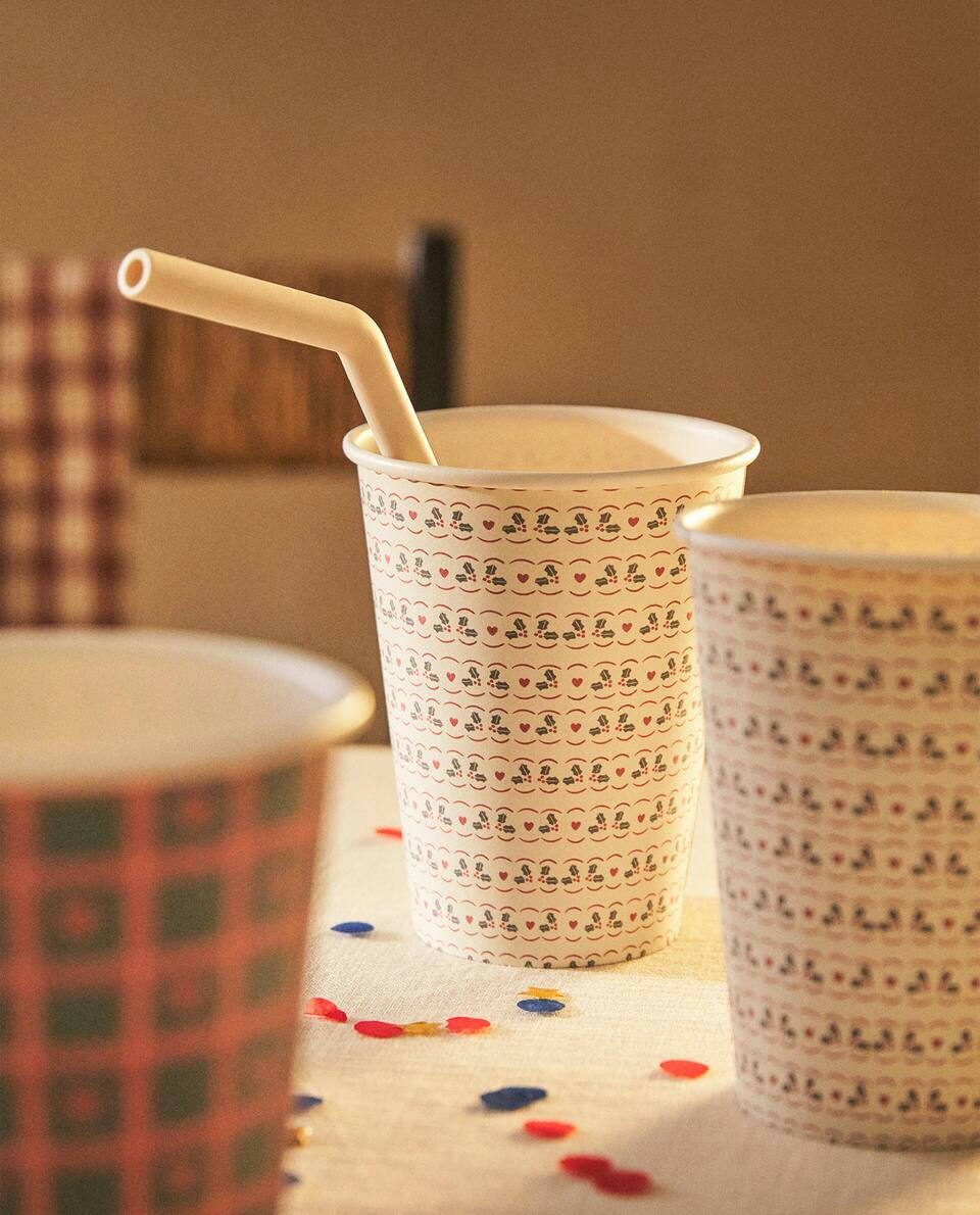 PACK OF CHILDREN’S CHRISTMAS PAPER CUPS (PACK OF 12)