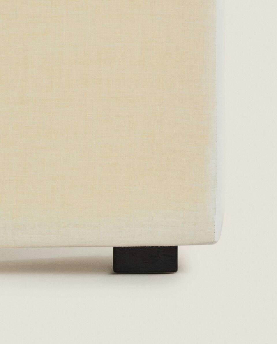 HEADBOARD WITH BOUCLé COVER