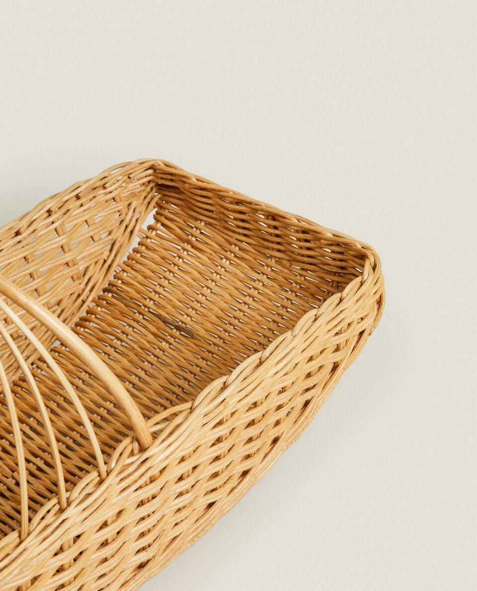 WOVEN RATTAN HAMPER