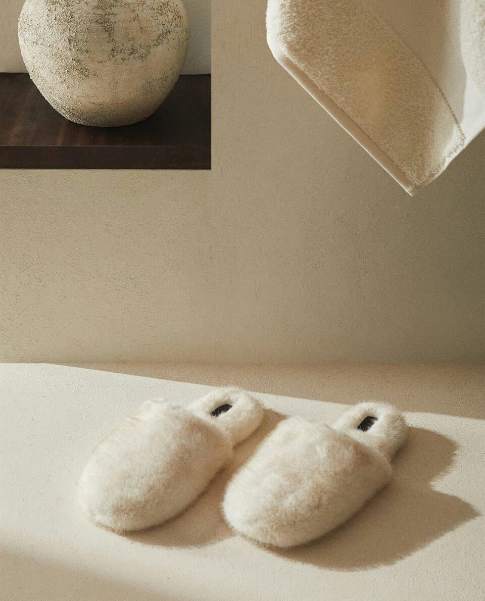 FAUX FUR MULE SLIPPERS