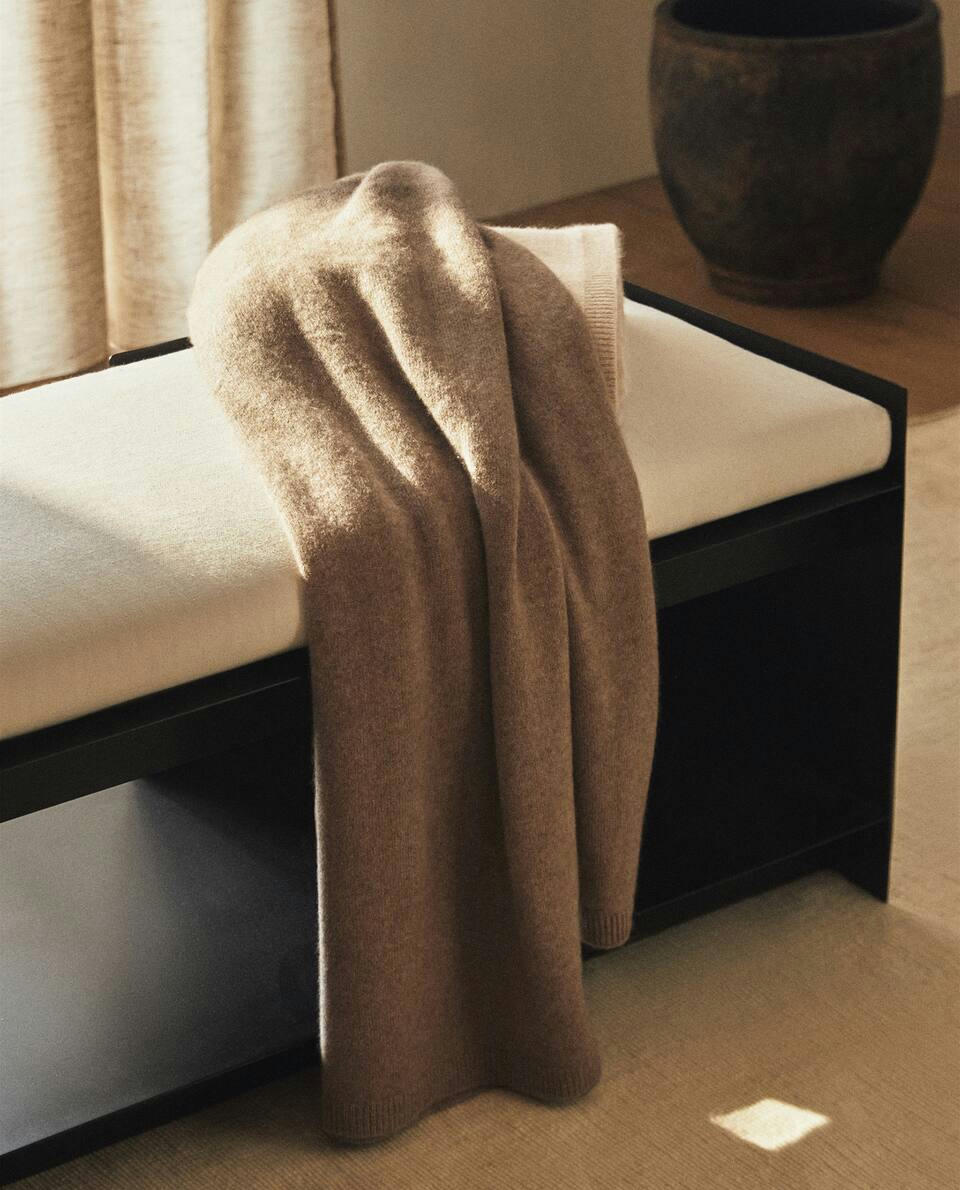 CASHMERE KNIT BLANKET