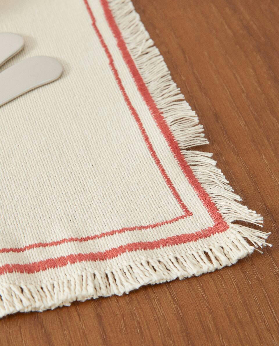COTTON PLACEMAT WITH FRINGING