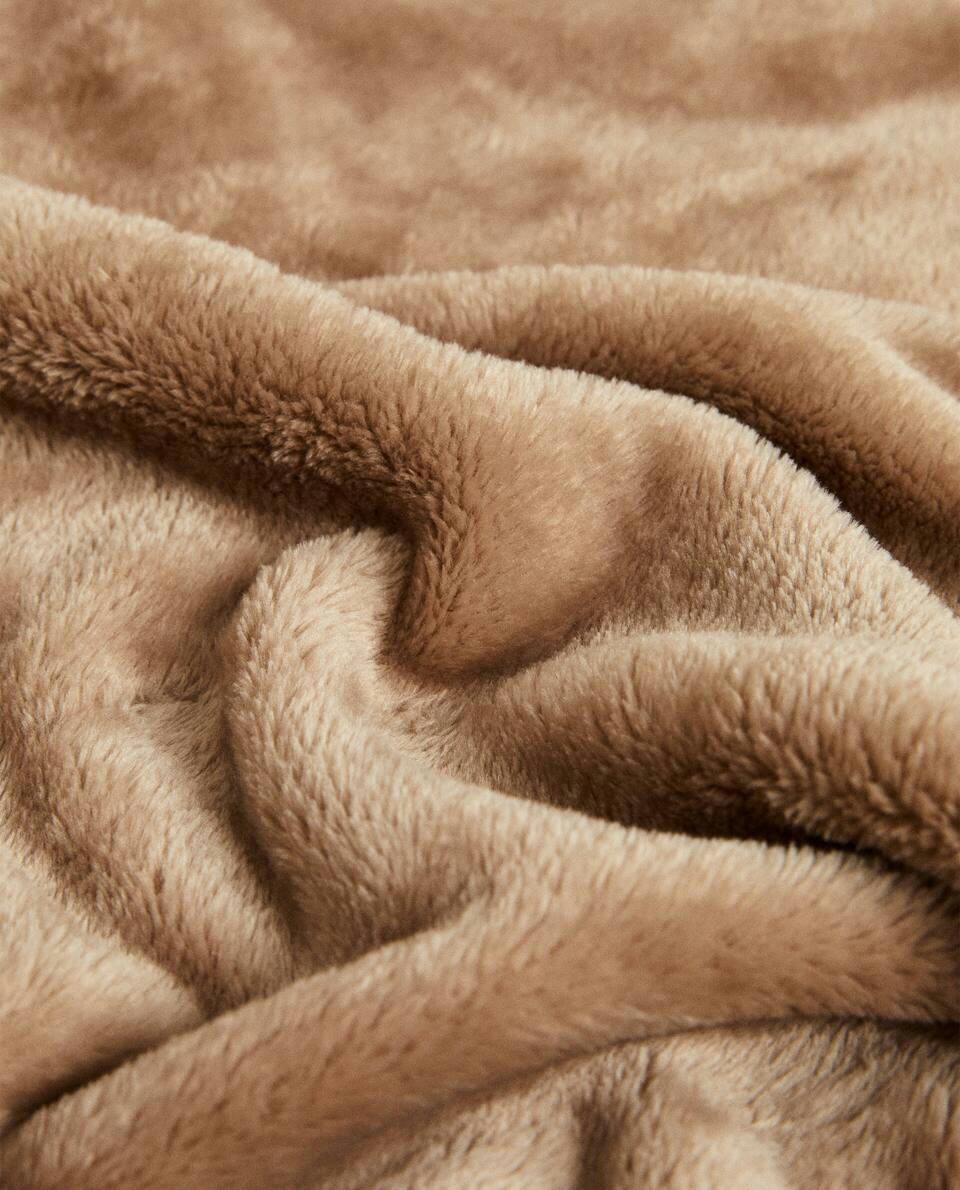 PLAIN FLEECE BLANKET