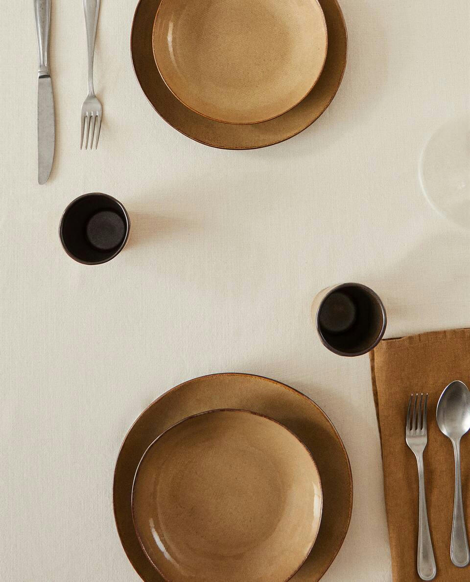 HEMSTITCHED TABLECLOTH