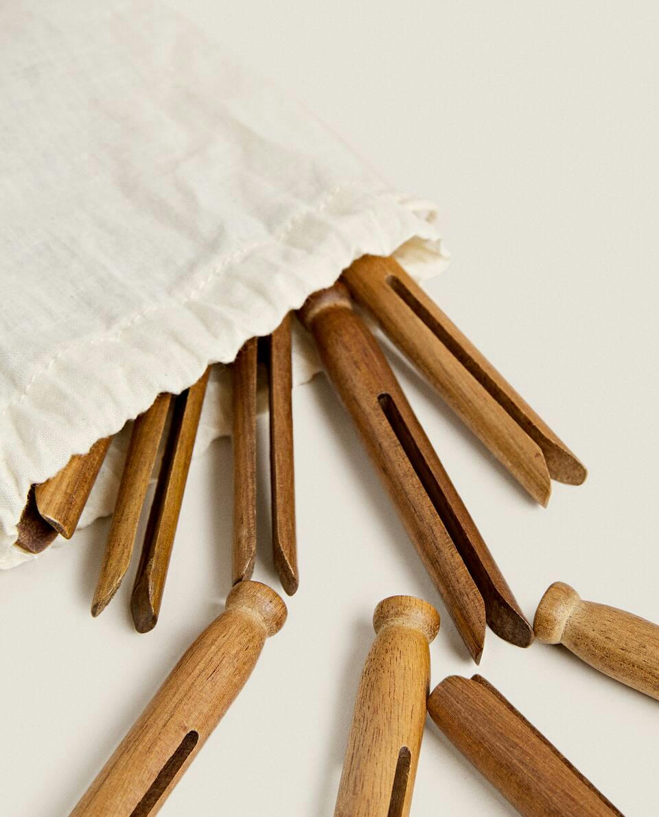 ACACIA WOOD PEGS (SET OF 20)