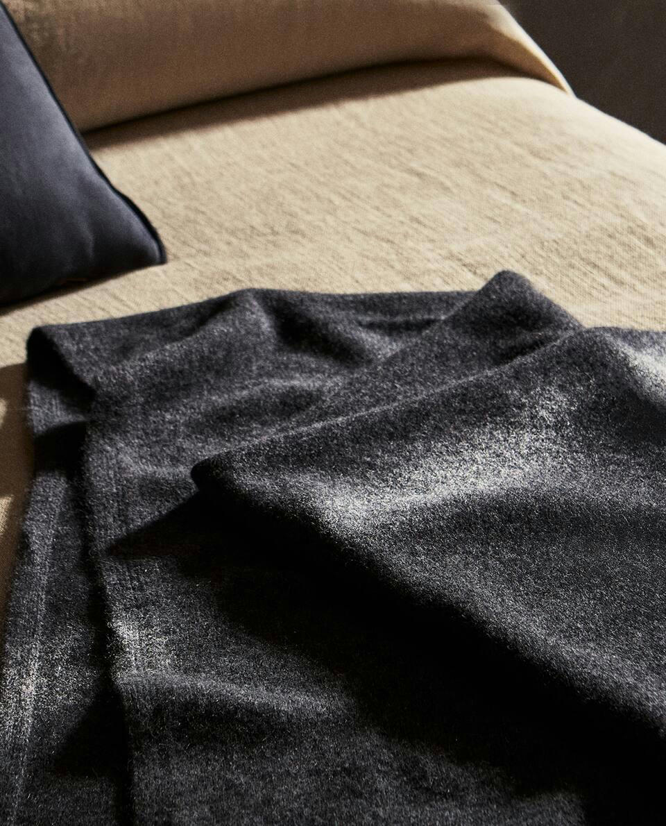 CASHMERE KNIT BLANKET