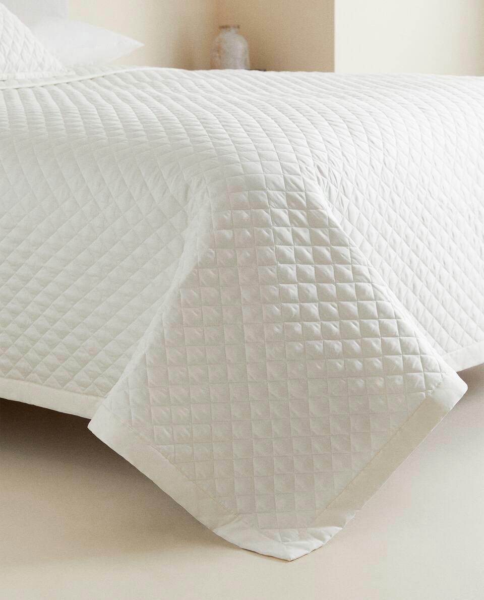 DIAMOND QUILT