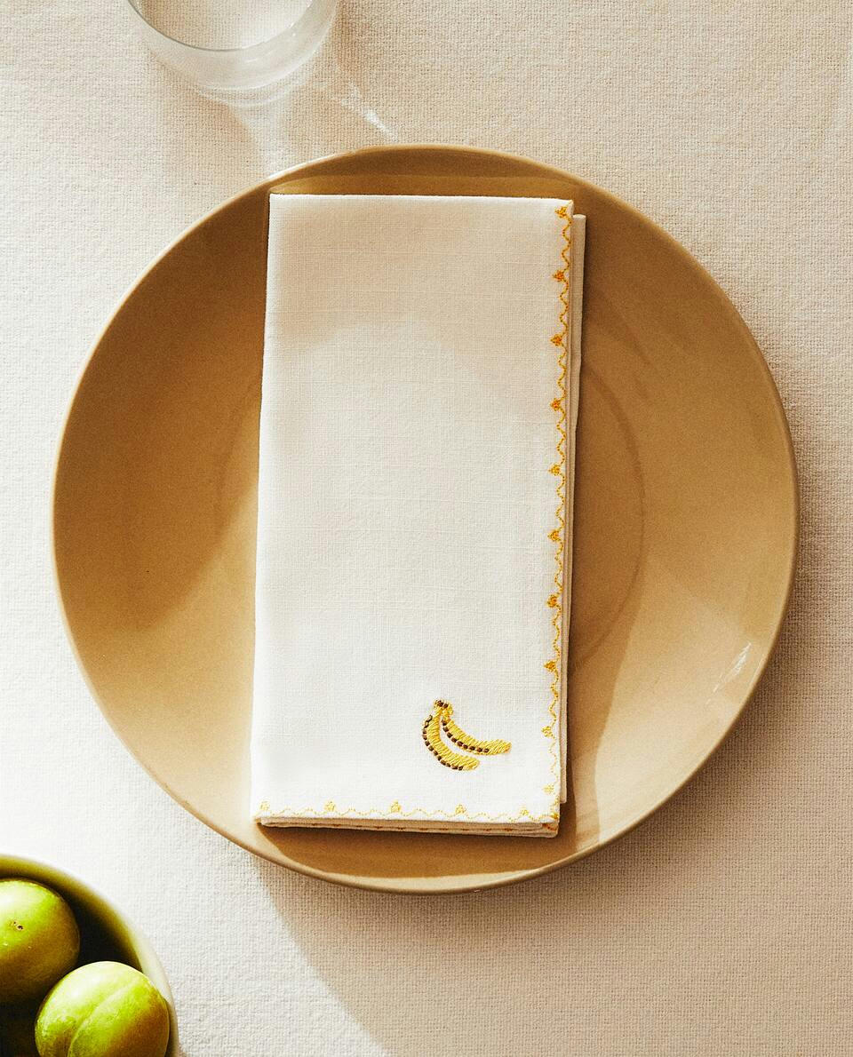 NAPKIN WITH EMBROIDERED BANANA (PACK OF 2)