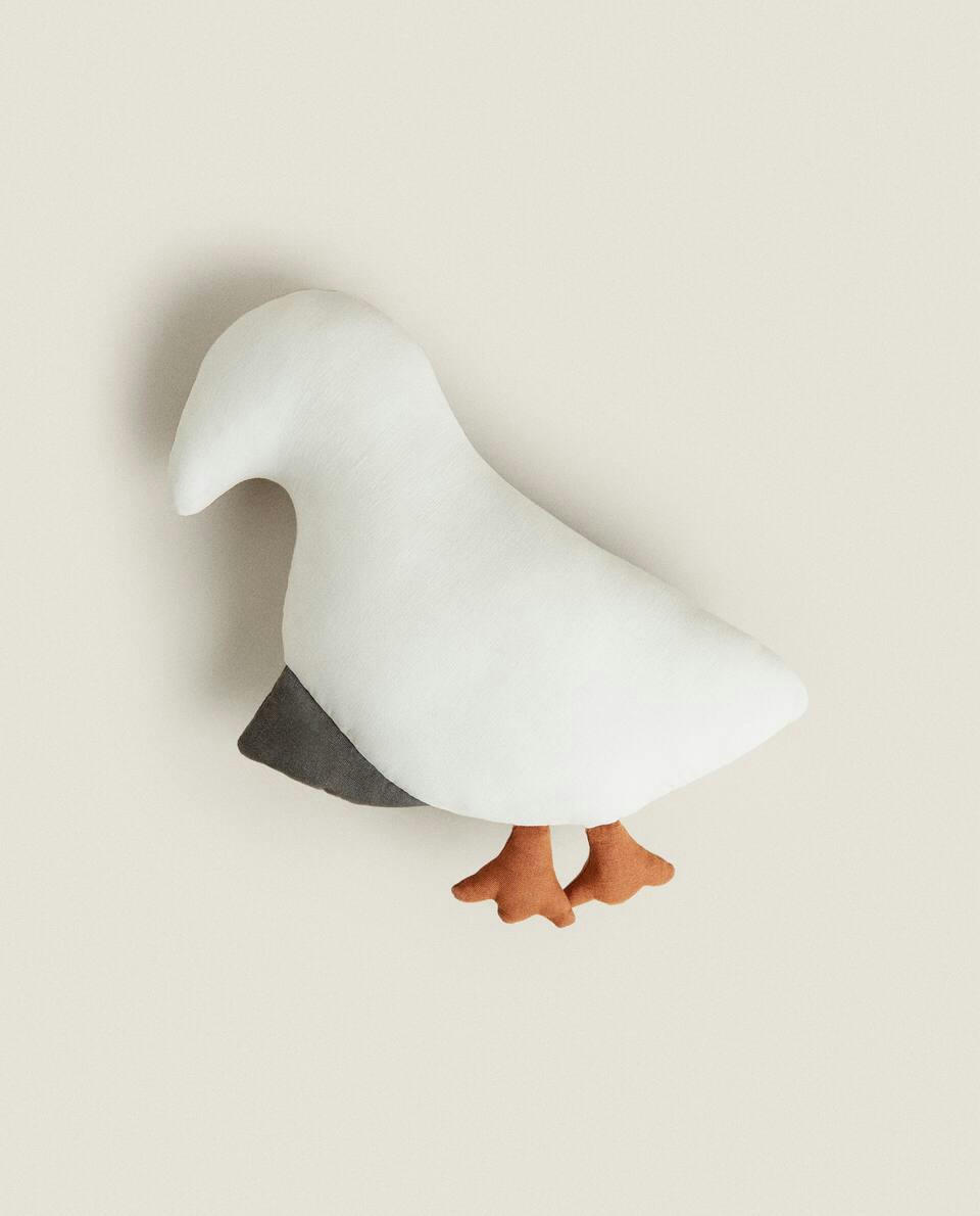PUFFIN-SHAPED CUSHION