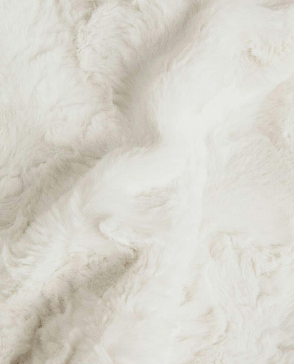 FAUX FUR BLANKET