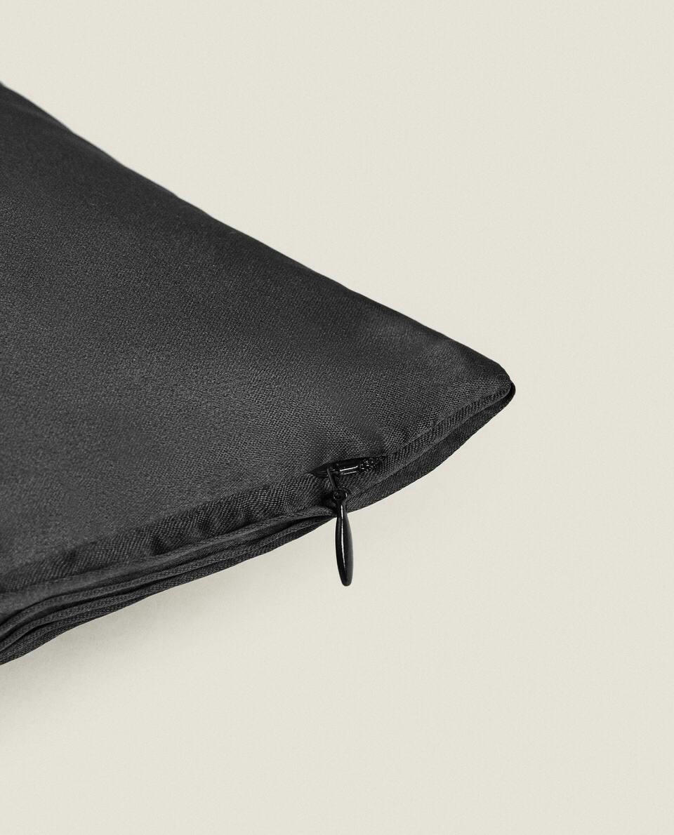 PLEATED CUSHION COVER