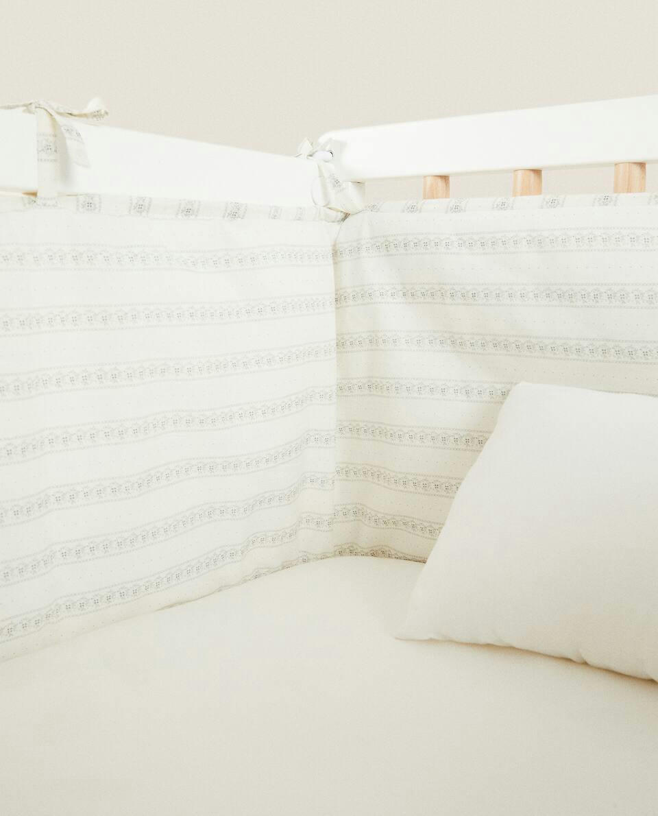 FLORAL BORDER COT BUMPER