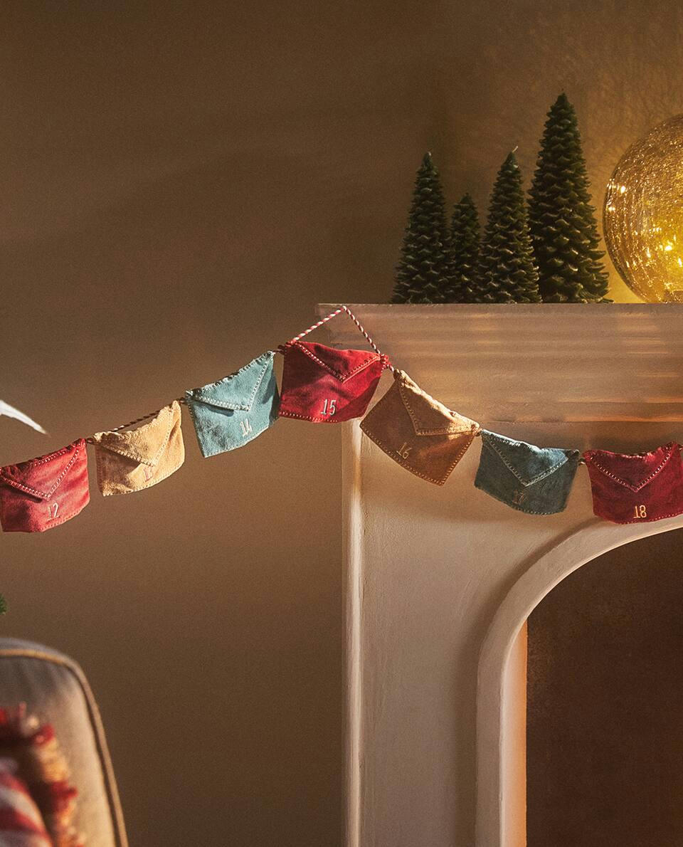 CHILDREN’S ADVENT CALENDAR WITH CHRISTMAS GARLAND