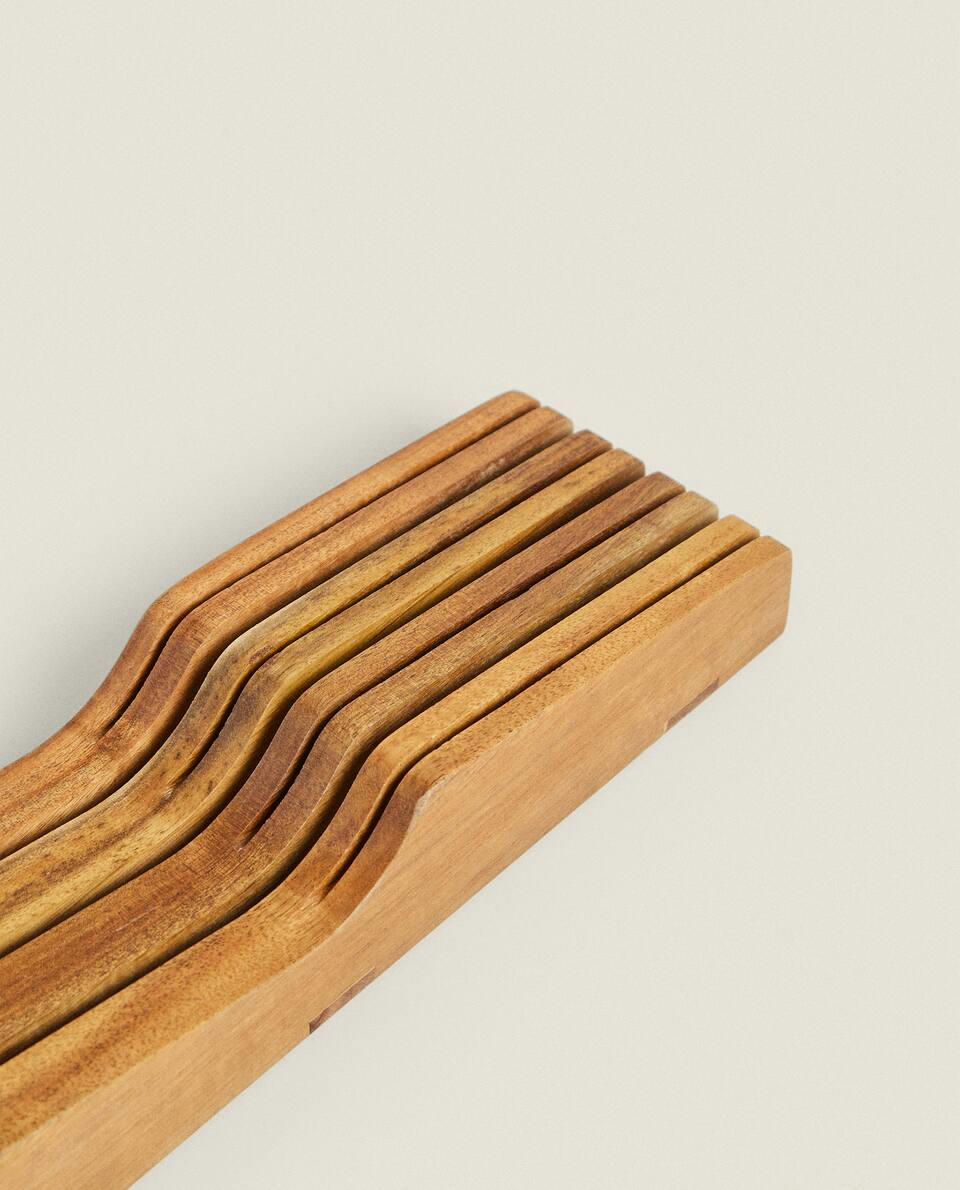 WOODEN KNIFE HOLDER