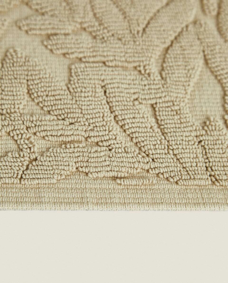 JACQUARD BATH MAT