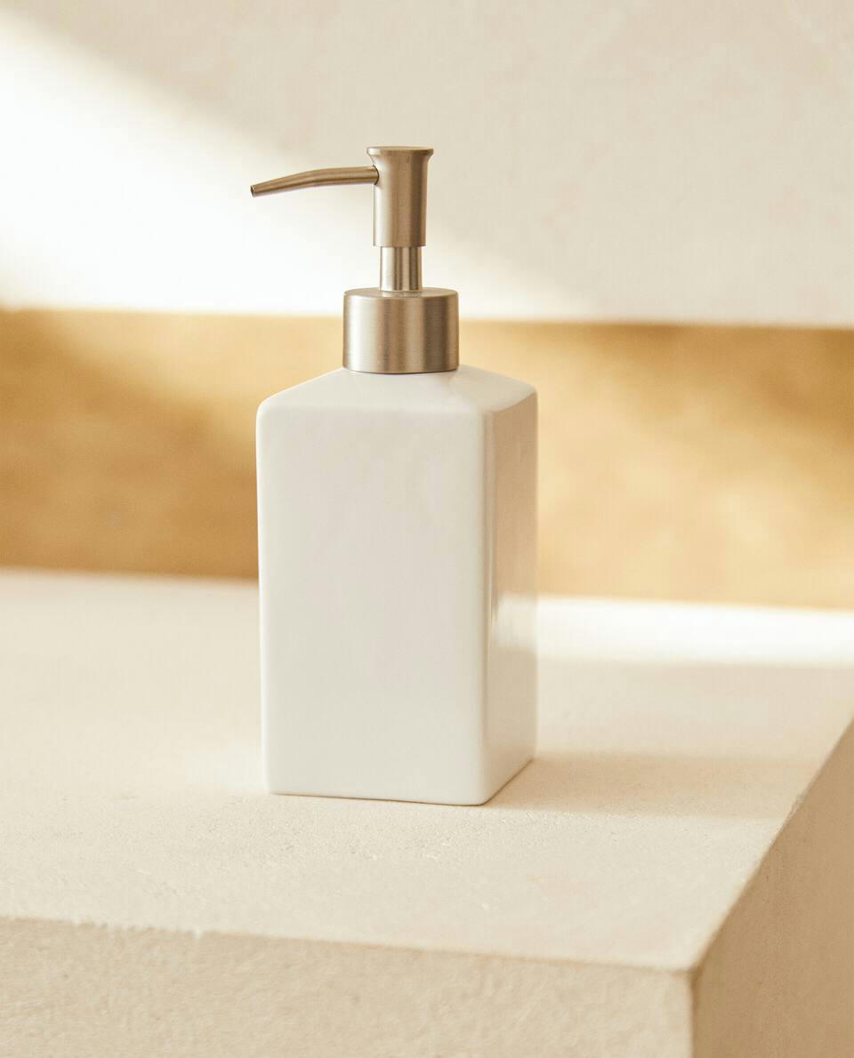 WHITE EARTHENWARE BATHROOM SET