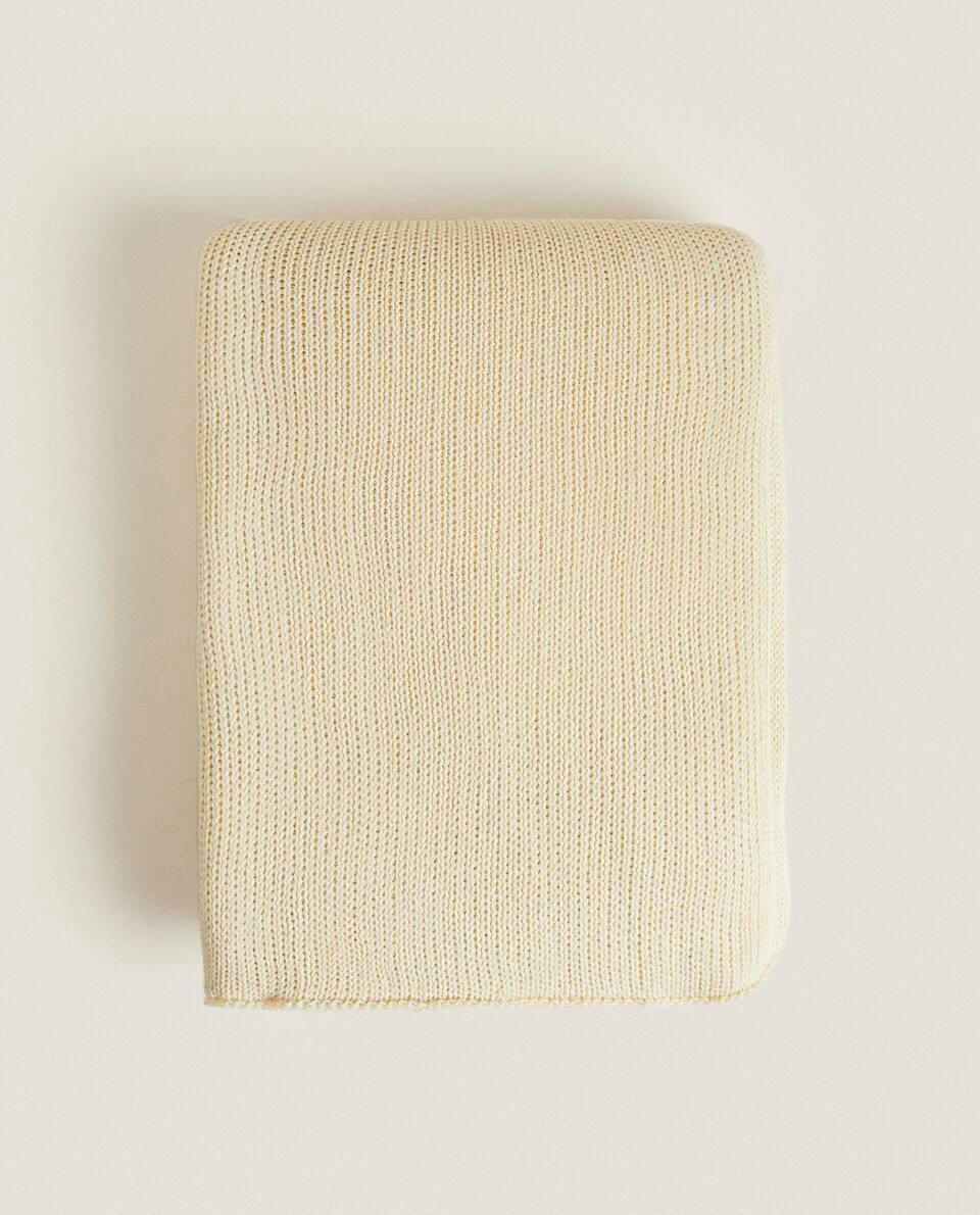 KNIT BLANKET