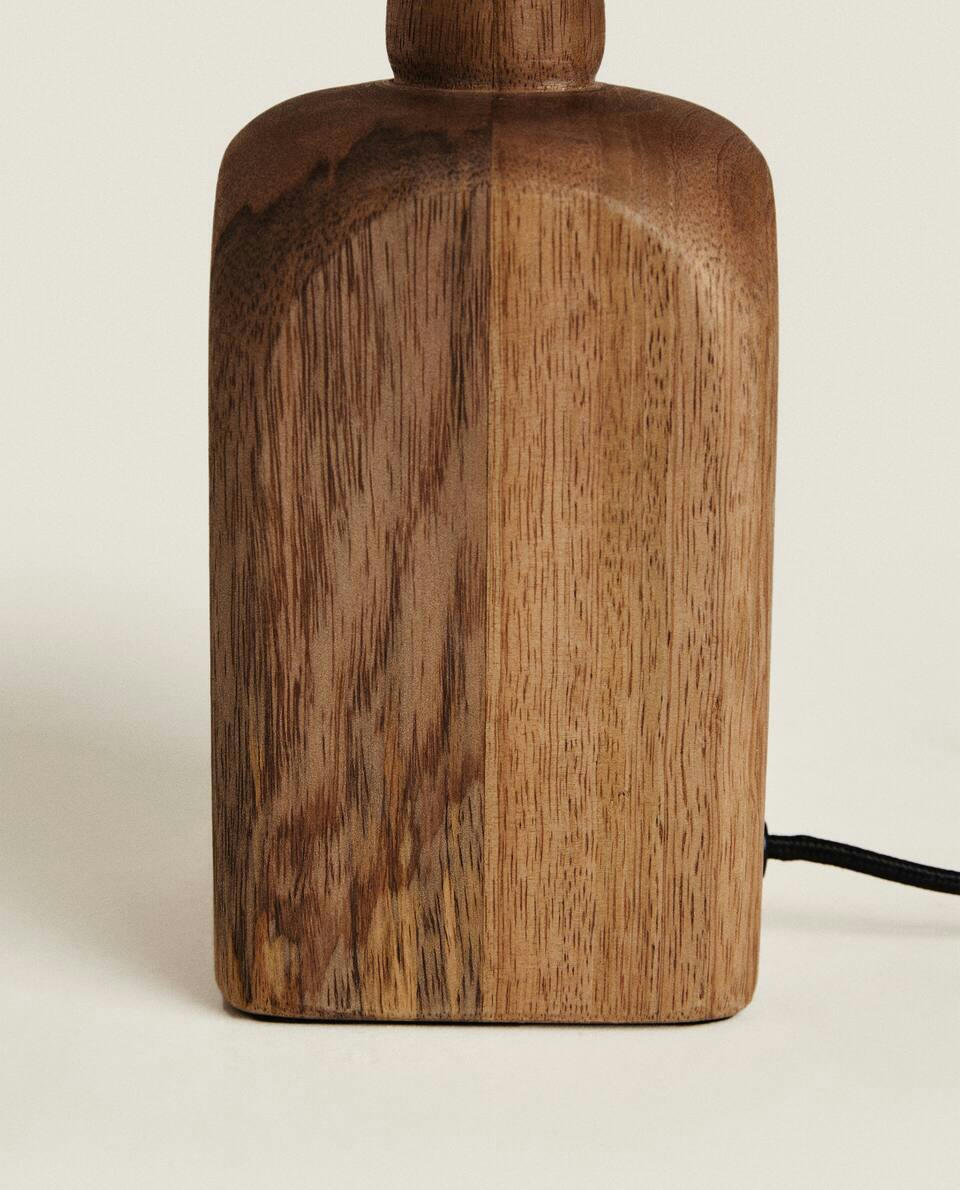 LAMP WITH WOODEN BASE