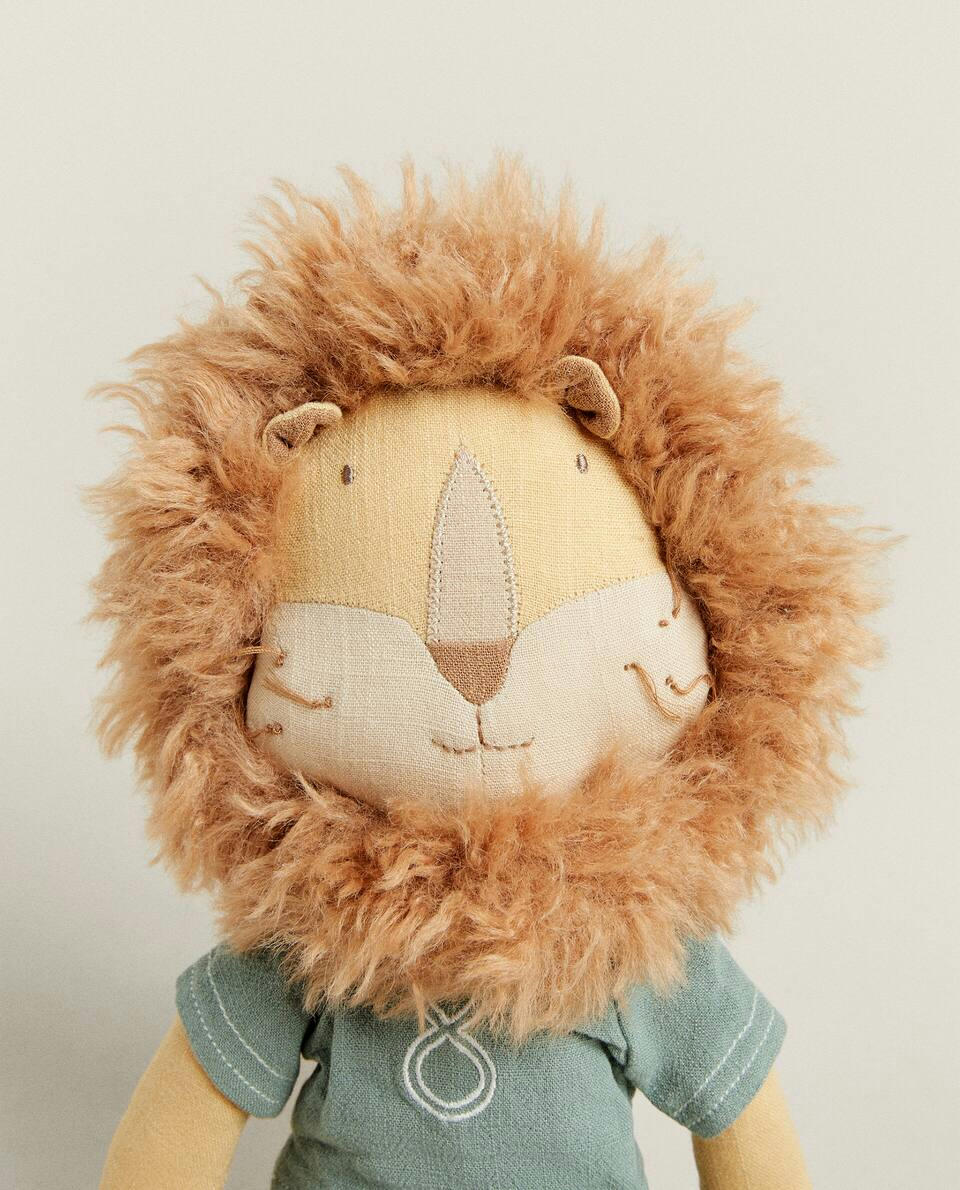 LION FOOTBALL SOFT TOY