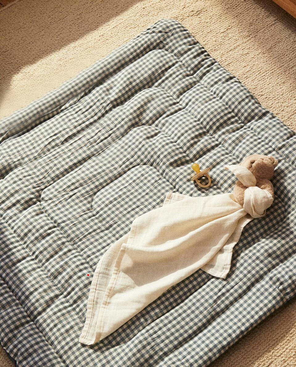 CHECK PRINT PLAY RUG