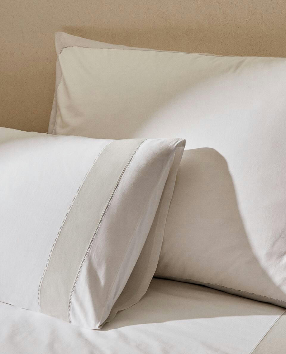 XXL LINEN-EDGED CUSHION COVER