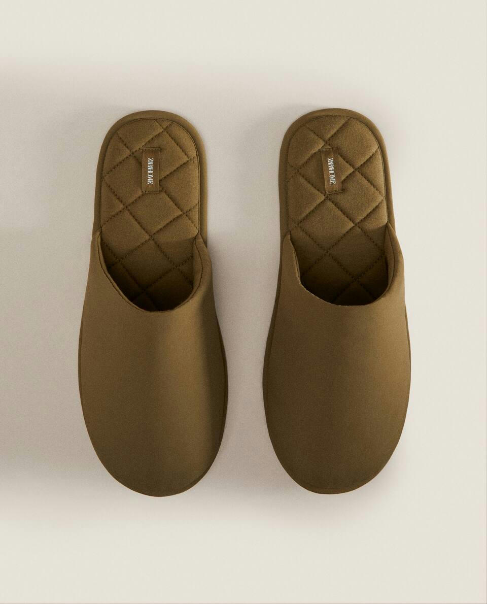 QUILTED SLIPPERS