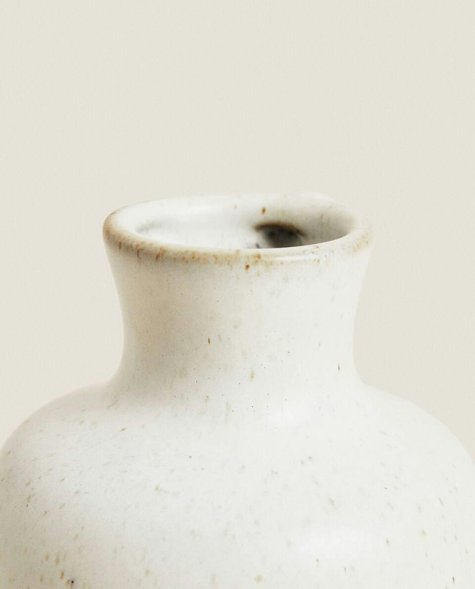 VASE WITH RAISED DESIGN
