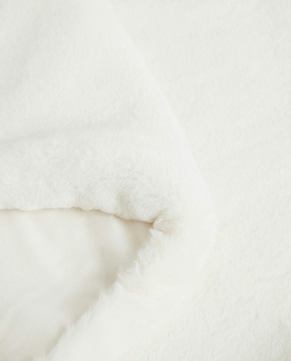 FUR BLANKET