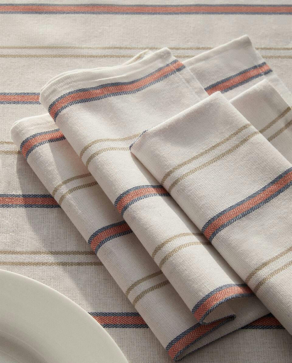 COTTON DYED THREAD NAPKINS (PACK OF 2)