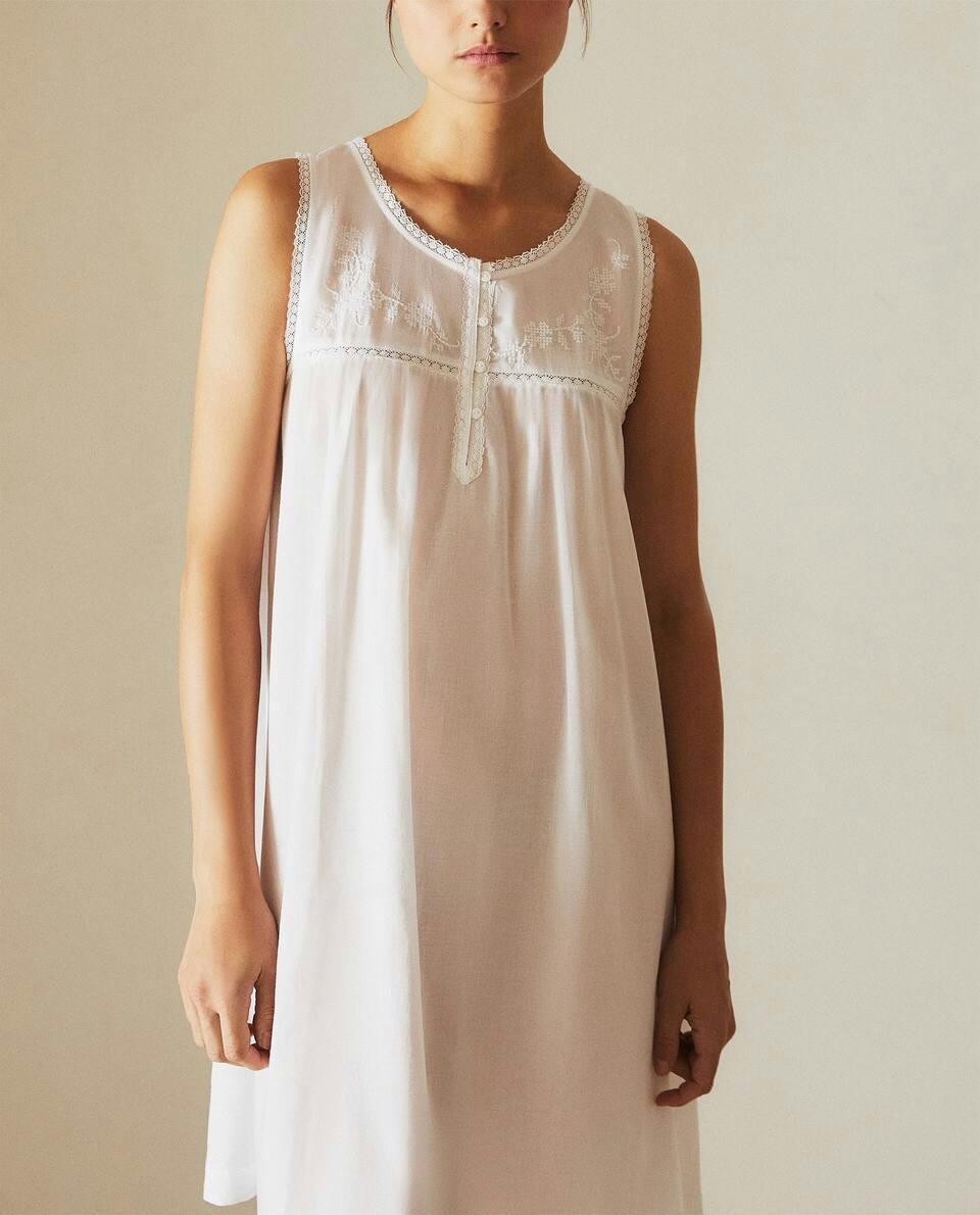 EMBROIDERED NIGHTDRESS