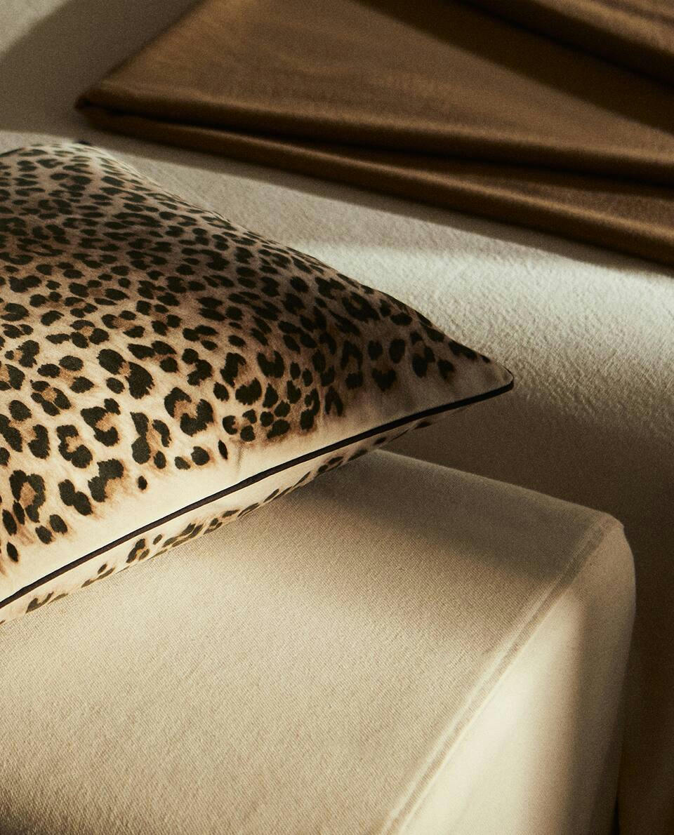 LEOPARD VELVET CUSHION COVER